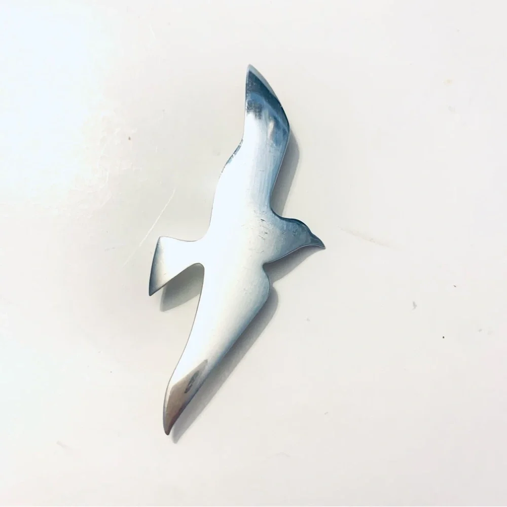 INTERNATIONAL STERLING Soaring Seagull Bird Brooch Pin, Pendant, silver 925